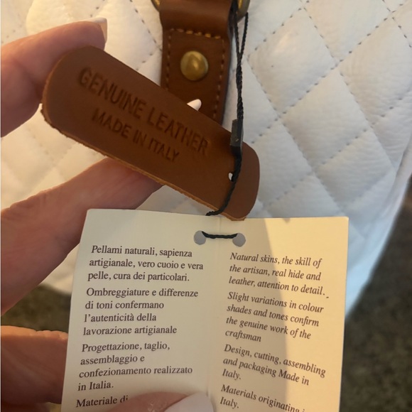 Elegant White italian leather Handbag with Brown Accents smoke pet free - Picture 4 of 5